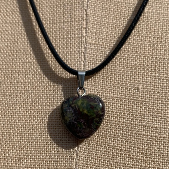 Handmade Genuine Stone Heart Amulet Necklace - Picture 6 of 15
